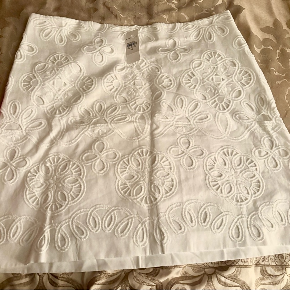 Ann Taylor White Floral Mini Skirt